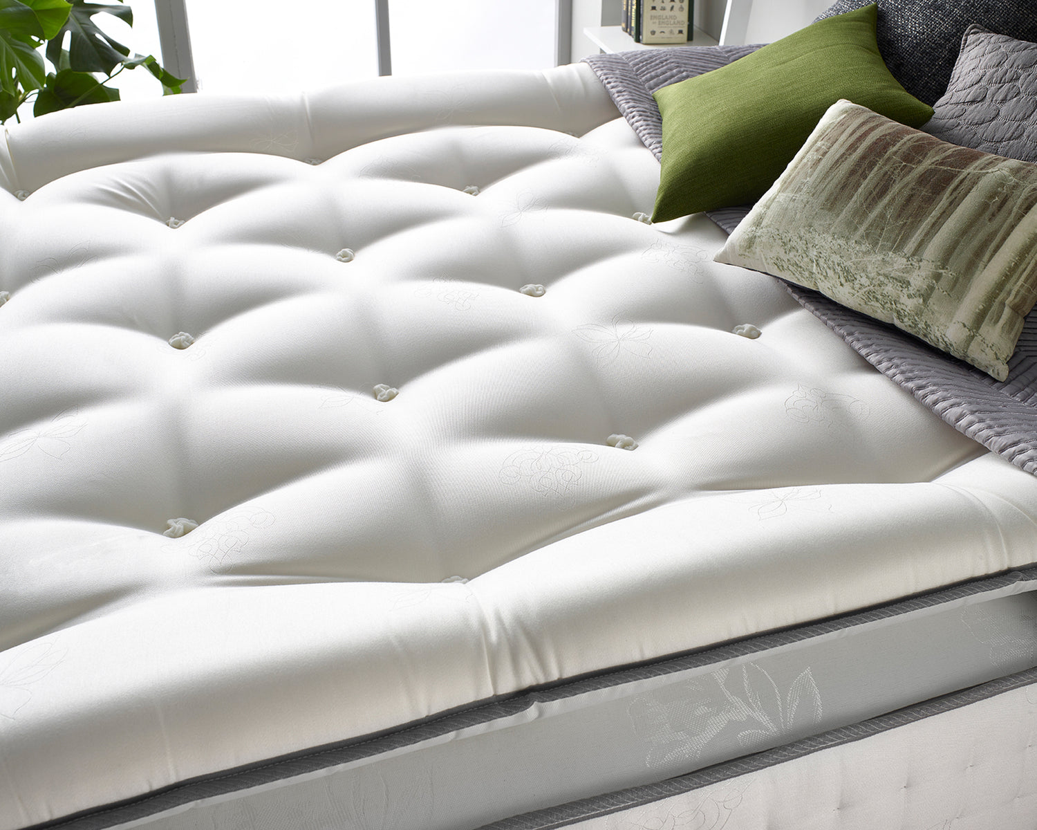 Aspire Hybrid Memory 1000 Pocket Pillowtop Mattress Close Up Of Cover-Better Bed Company