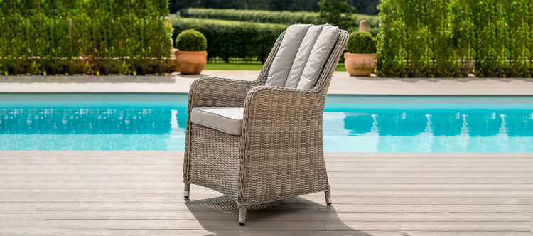 Maze Oxford 6 Seat Round Dining Set With Ice Bucket And Venice Chairs With Lazy Susan