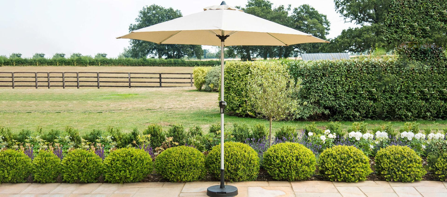 Maze Rattan 2.7m Round Parasol