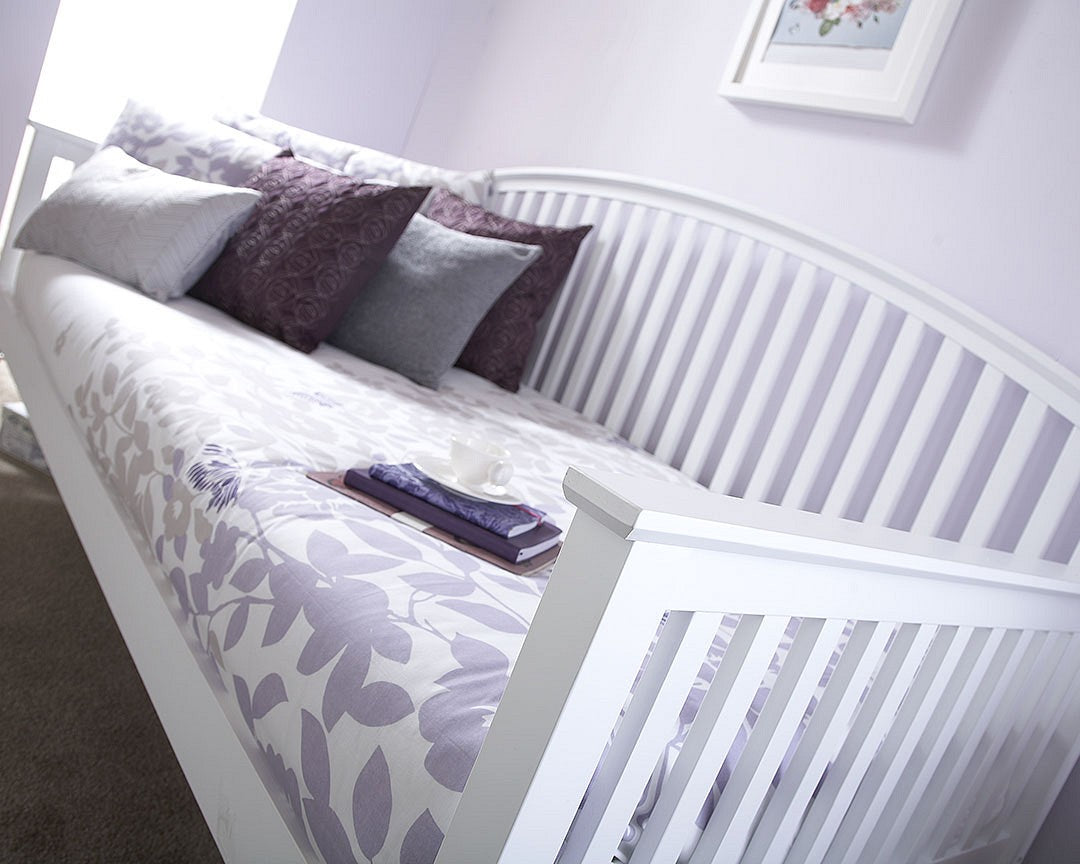 GFW Madrid Day Bed