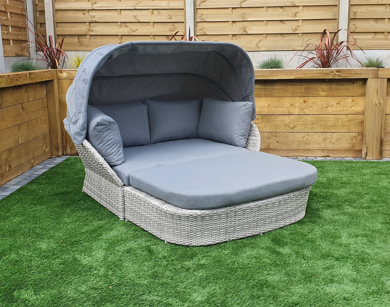 Signature Weave Meghan Daybed Front-Better Bed Company